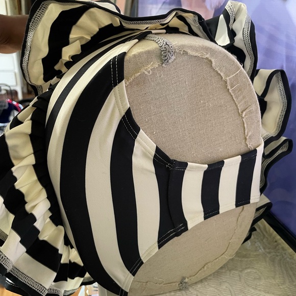 Juicy Couture Chic Black and White Striped swim Halter Top - Picture 2 of 2